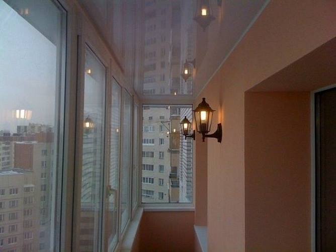 Свет на балконе